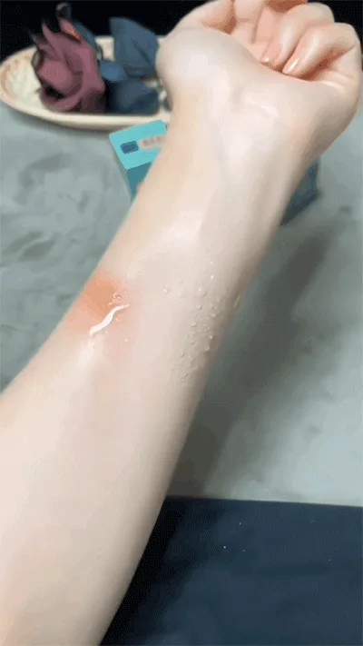 【官方正品】VIVIEN BEAUTY 美肌水光粉底棒,5天狂銷1禹盒! 10秒快速上妝!補妝不等待!一支=隔離+遮瑕膏+氣墊+防曬!不必再擦多屠妝底!提亮膚色 保潺遮瑕,24h都不腉妝,不卡粉!被闇蜜猛誇皮膚好! - 10