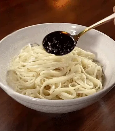 吃過那麼多拌醬，這罐真的不一樣。👨‍🍳錦壇蔥油拌麵醬，蔥香不是化學味，是那種熬出來的濃郁油潤。拌麵、拌菜、拌飯都超搭。鮮香順口，吃完碗底還要舔乾淨🔥 - 7