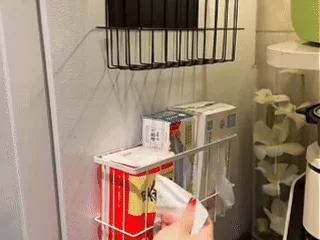 🧲冰箱側邊變網美牆！北歐風磁吸置物架，強力磁鐵免鑽免膠一貼即用，承重力超穩不掉落，調味瓶紙巾雜物全收納，釋放檯面空間，✨質感烤漆防鏽，廚房顏值瞬間升級，收納美學一次到位🛒 - 11