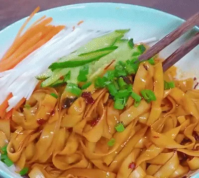 吃過那麼多拌醬，這罐真的不一樣。👨‍🍳錦壇蔥油拌麵醬，蔥香不是化學味，是那種熬出來的濃郁油潤。拌麵、拌菜、拌飯都超搭。鮮香順口，吃完碗底還要舔乾淨🔥 - 3